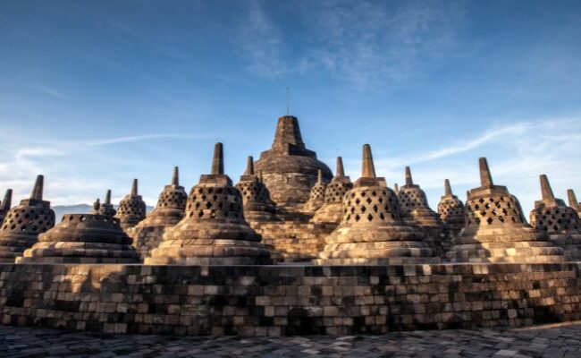 Keajaiban Alam dan Keindahan Budaya: Banyuwangi dan Borobudur, Permata Indonesia